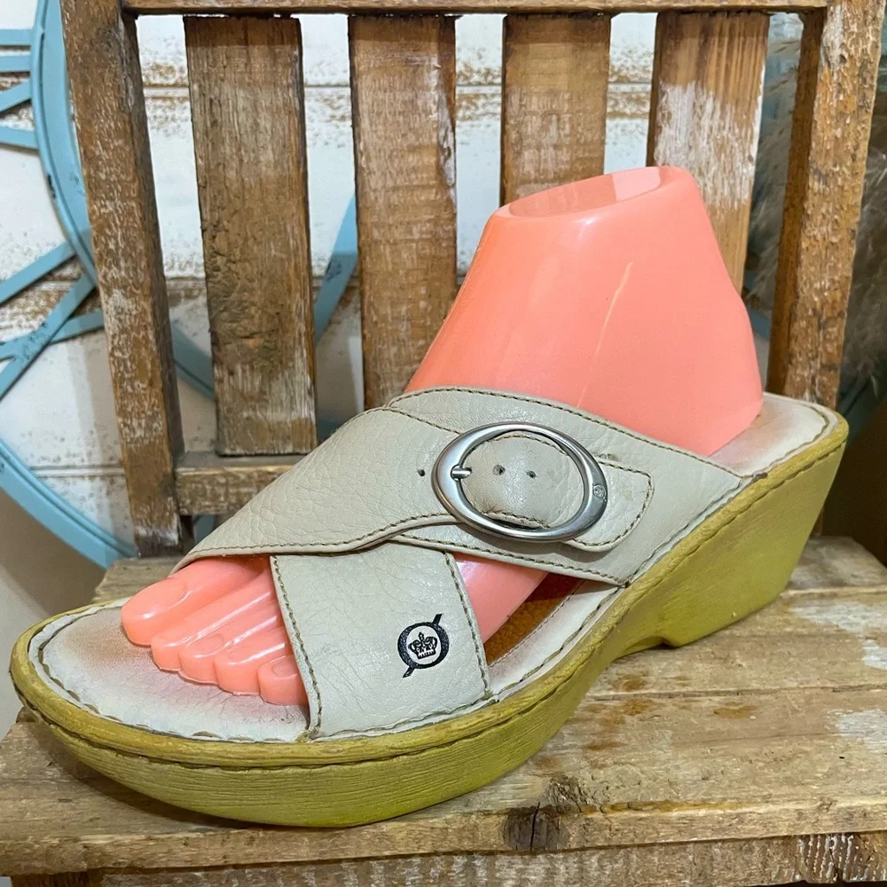 Born Womens 9 EU 40.5 Ivory Leather Slide Criss Cross Wedge Sandals Comfort
